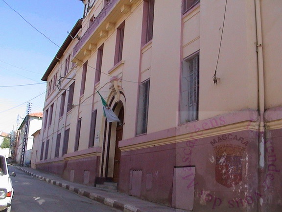 Lyc&eacute;e entr&eacute;e