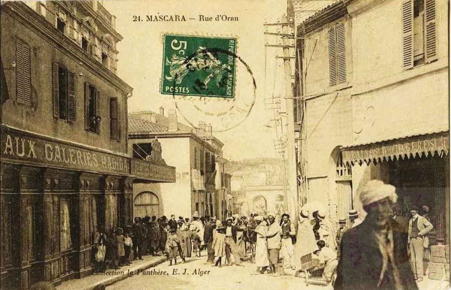 Rue et portes d'Oran