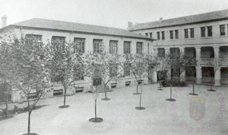 Cour collège de Garçon