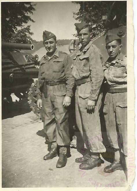 Mascara 3 militaires